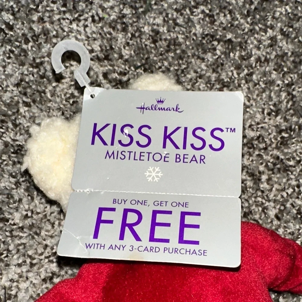 Hallmark kiss kiss Bear